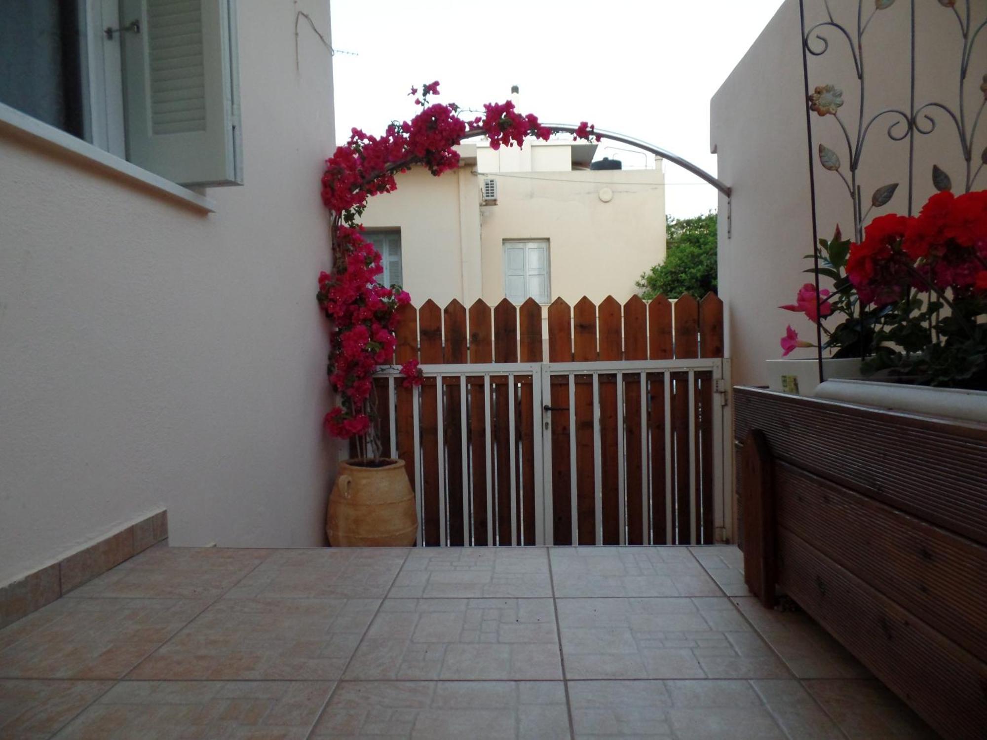 Ellis Home With Private Entrance And Nice Veranda Chania  ภายนอก รูปภาพ